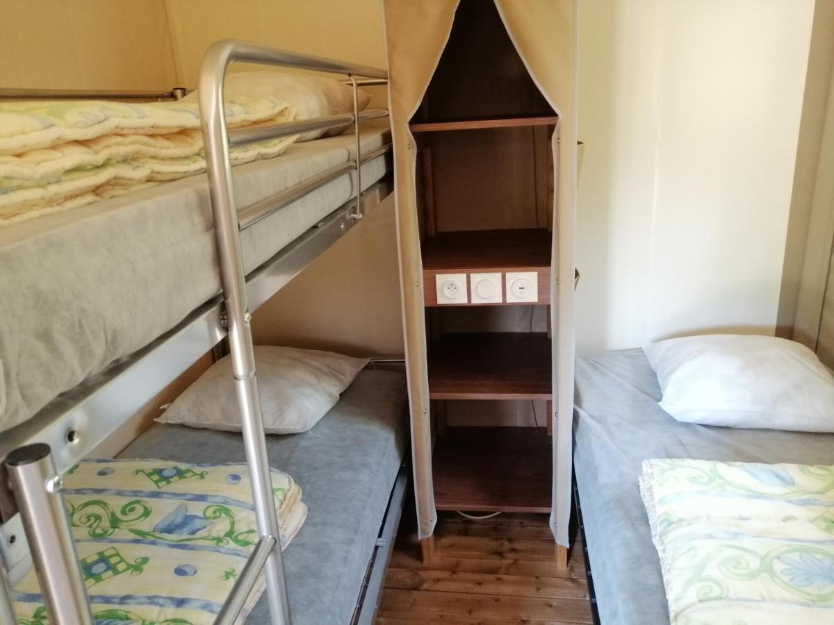 Camping Onlycamp Pierre & Sources Volvic Ngoại thất bức ảnh