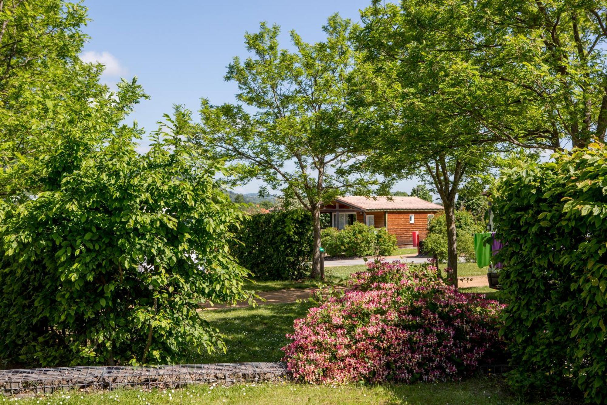 Camping Onlycamp Pierre & Sources Volvic Ngoại thất bức ảnh